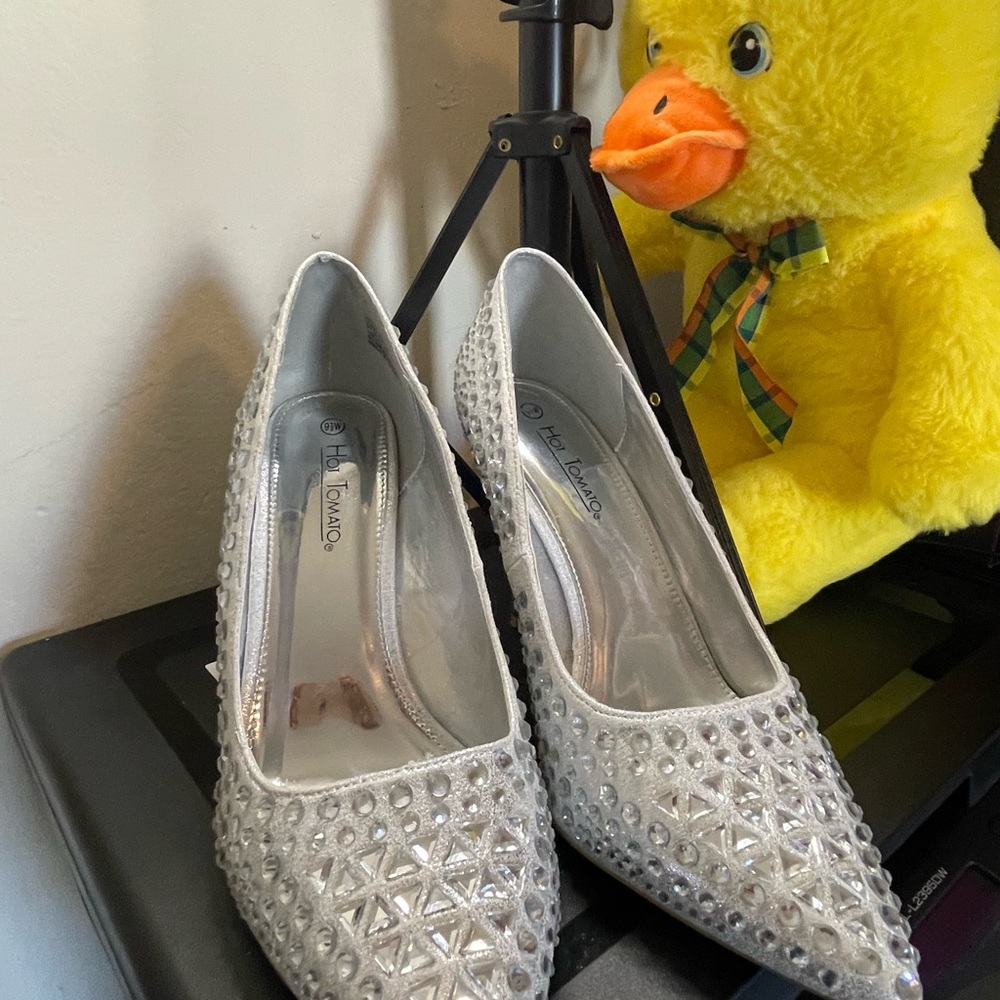 Shoes - Picture 4 of 5